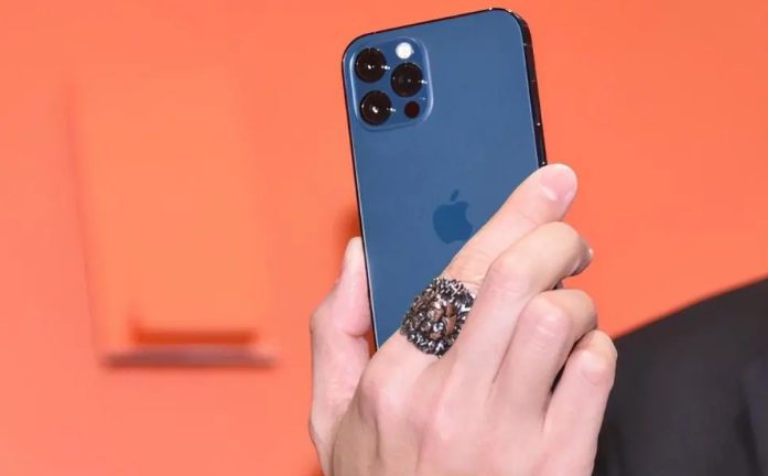 大连苹果手机维修分享iPhone12系列重启方法教程 